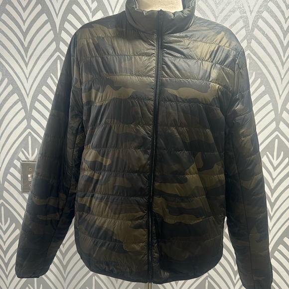 Victoria Secret Pink women’s camouflage puffer jacket - Picture 1 of 9